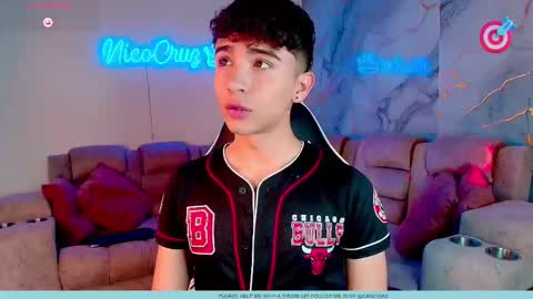 Snapshot of nico_cruz chatting on 02-21-26, 10:22 nico online show from 02-21-26, 10:22