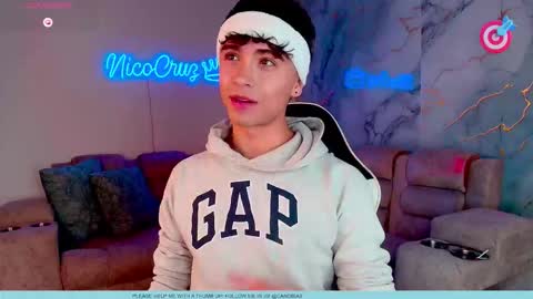 Snapshot of nico_cruz chatting on 03-09-26, 10:14 nico online show from 03-09-26, 10:14