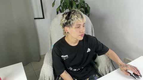 Snapshot of nico_nico_xd chatting on 11-08-25, 04:34 Nico online show from 11-08-25, 04:34