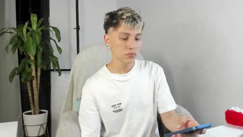 Snapshot of nico_nico_xd chatting on 11-14-25, 06:45 Nico online show from 11-14-25, 06:45