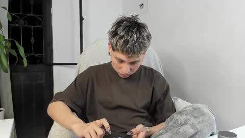 Snapshot of nico_nico_xd chatting on 11-18-25, 06:29 Nico online show from 11-18-25, 06:29