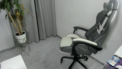 Nico  online show from 04-24-26, 03:09