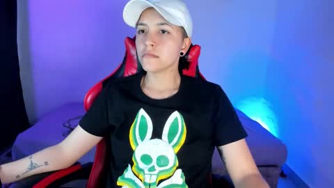 Snapshot of nicocoox chatting on 11-19-25, 02:00 NICO online show from 11-19-25, 02:00