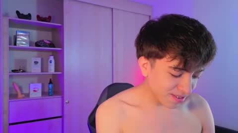 Nicolas online show from 09-29-25, 07:08