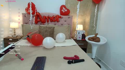 Nicol Alvarez online show from 02-19-25, 03:39