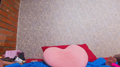 Nicol online show from 12-17-24, 01:39