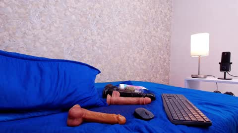 Nicol online show from 02-08-25, 01:22