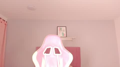 Snapshot of nicol_fury chatting on 06-13-26, 09:18 Nicol online show from 06-13-26, 09:18