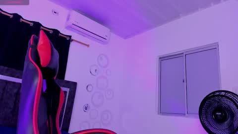 Nicol online show from 09-28-25, 02:28