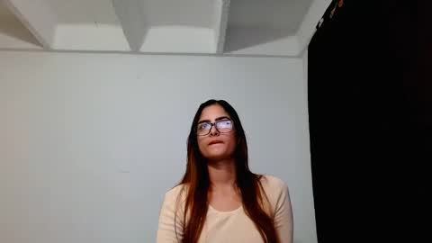 Snapshot of nicol_xx1 chatting on 03-09-26, 03:54 Nicol online show from 03-09-26, 03:54