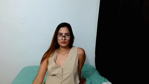 Snapshot of nicol_xx1 chatting on 03-12-26, 11:44 Nicol online show from 03-12-26, 11:44