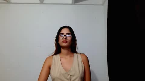 Snapshot of nicol_xx1 chatting on 03-16-26, 10:30 Nicol online show from 03-16-26, 10:30