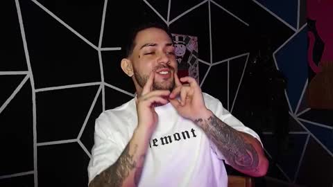 Snapshot of nicolas_torres99 chatting on 11-03-25, 03:19 nicolas online show from 11-03-25, 03:19