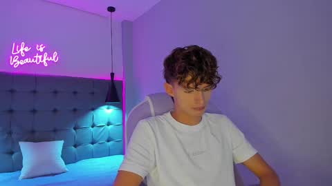 nicolasferrer18 online show from 11-24-25, 07:24