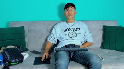 Snapshot of nicolastorres__ chatting on 10-23-25, 08:24 nicolastorres__ online show from 10-23-25, 08:24