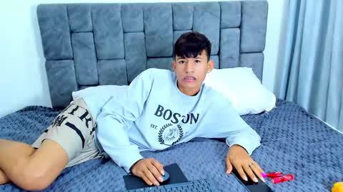 Snapshot of nicolastorres__ chatting on 10-28-25, 07:12 nicolastorres__ online show from 10-28-25, 07:12