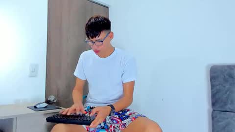 Snapshot of nicolastorres__ chatting on 11-08-25, 03:18 nicolastorres__ online show from 11-08-25, 03:18