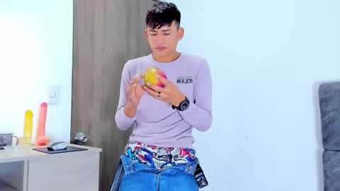 Snapshot of nicolastorres__ chatting on 11-10-25, 07:40 nicolastorres__ online show from 11-10-25, 07:40