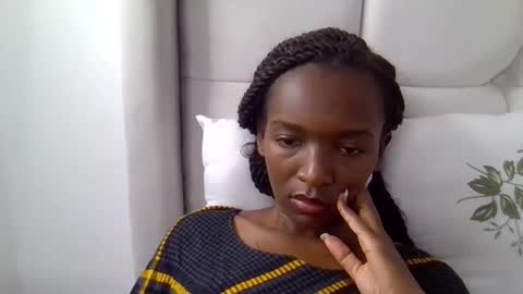 Snapshot of nicole161117 chatting on 12-05-25, 01:36 nicole161117 online show from 12-05-25, 01:36