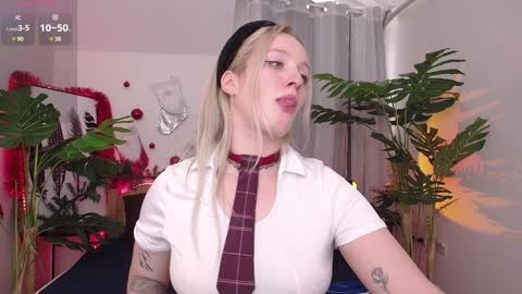 Snapshot of nicole__aniston__ chatting on 01-05-25, 01:15 Nicole online show from 01-05-25, 01:15