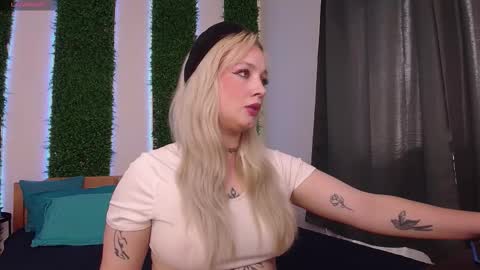 Snapshot of nicole__aniston__ chatting on 09-26-25, 11:58 Nicole online show from 09-26-25, 11:58