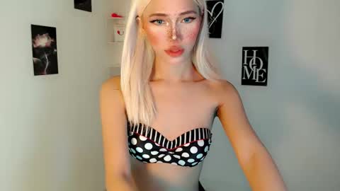 ITS ME NICOLE online show from 02-15-26, 05:48