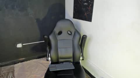 nicole_and_thiago1 online show from 02-25-26, 10:19