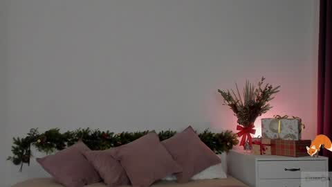 Nicole online show from 12-23-24, 09:18