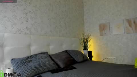 GMT7TueWedThSu 0300am-0900am. Sa 1000am-0400pm online show from 09-28-25, 08:47