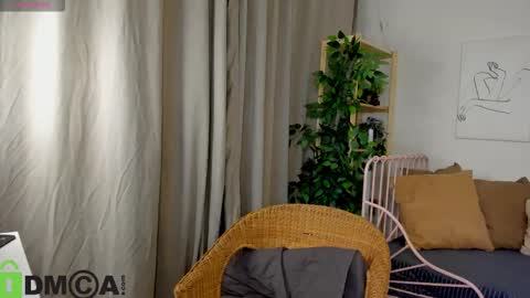 GMT7TueWedThSu 0300am-0900am. Sa 1000am-0400pm online show from 10-16-25, 08:10