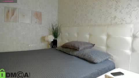 GMT7TueWedThSu 0300am-0900am. Sa 1000am-0400pm online show from 11-12-25, 04:51