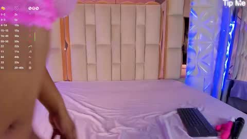 Nicole  online show from 11-11-25, 07:36