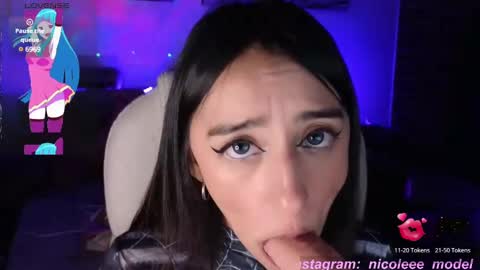 Snapshot of nicole_edwards chatting on 12-04-24, 01:47 Nicole online show from 12-04-24, 01:47