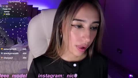 Snapshot of nicole_edwards chatting on 02-24-25, 05:22 Nicole online show from 02-24-25, 05:22