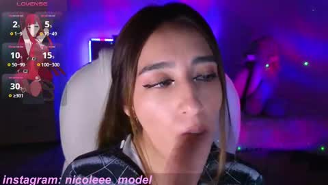 Snapshot of nicole_edwards chatting on 10-01-25, 12:27 Nicole online show from 10-01-25, 12:27