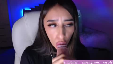 Nicole online show from 12-05-25, 06:11