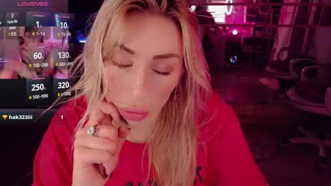 Nicole online show from 10-17-25, 11:18