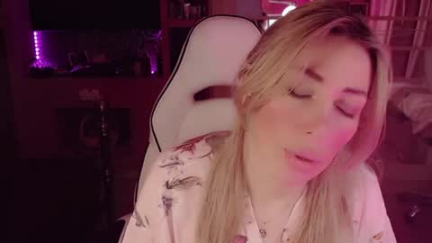 Nicole online show from 04-27-26, 05:38
