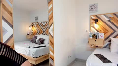 Nicole Haley online show from 02-26-25, 07:27