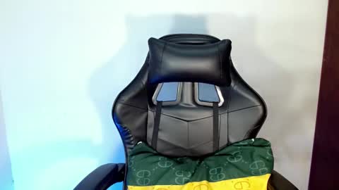 nicole_kiss01 online show from 02-06-25, 10:15