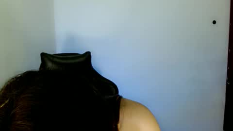 nicole_kiss01 online show from 10-25-25, 08:22