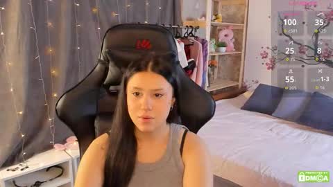 My name is Nicole. I m completely new here online show from 09-11-25, 08:14
