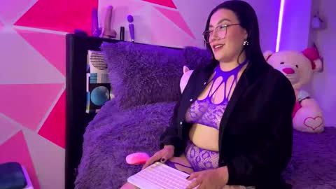 Nicole online show from 11-30-25, 04:38