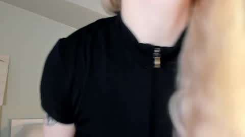 Mary online show from 02-28-25, 01:37