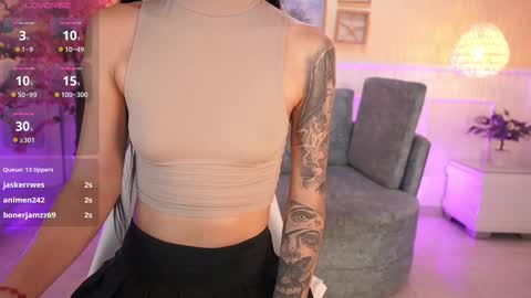 Nicole Crawft online show from 11-10-25, 07:57