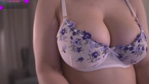 Snapshot of nicoledurham chatting on 10-12-25, 01:04 Kimmy online show from 10-12-25, 01:04