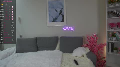 Snapshot of nicoledurham chatting on 11-01-25, 03:25 Kimmy online show from 11-01-25, 03:25