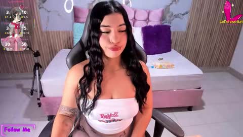 nicolee19_ online show from 11-16-25, 11:05