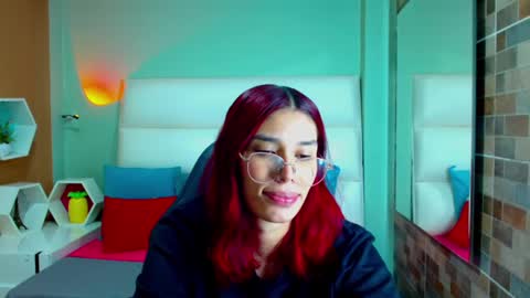 N i c o l e  online show from 01-05-25, 02:19