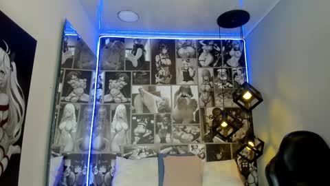 N i c o l e  online show from 01-19-25, 05:07